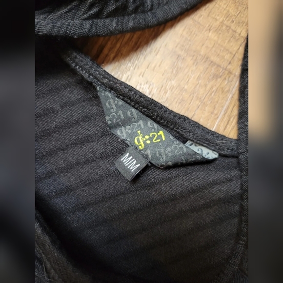 FREE W BUNDLE G21 textured dress - Picture 4 of 10